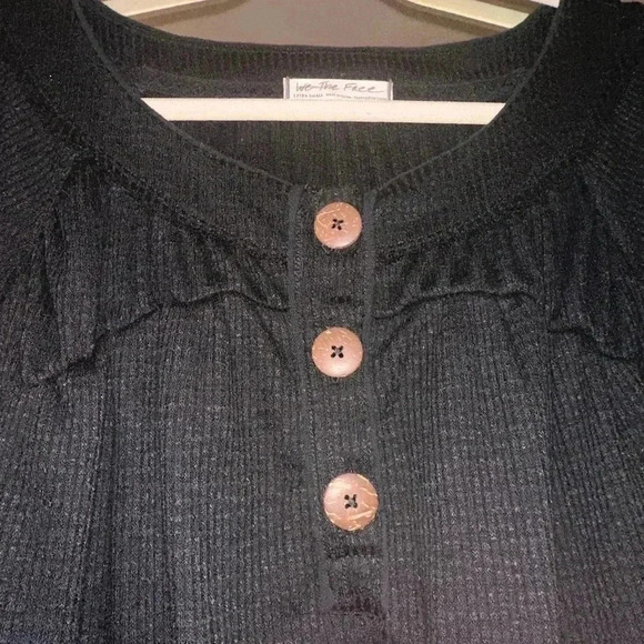 WE THE FREE BLACK WITH BUTTONS LONGSLEEVE XS - Picture 3 of 6